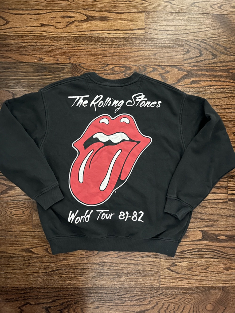 Rolling Stones Black Crewneck with Red Tongue Graphic. Size M.